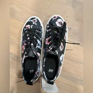 H&M Girls sneakers